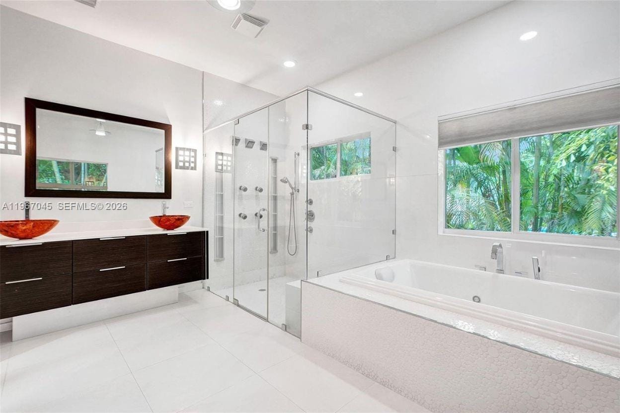 911 Mariana Avenue, Coral Gables, FL 33134 photo 17