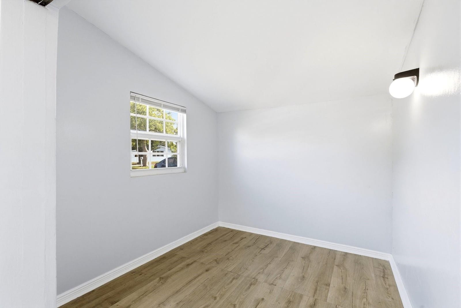 5961 NW 42nd Avenue — photo 8