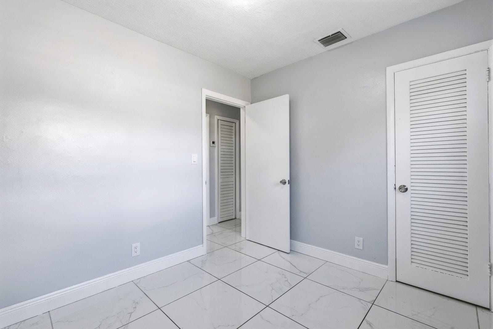 5961 NW 42nd Avenue — photo 10
