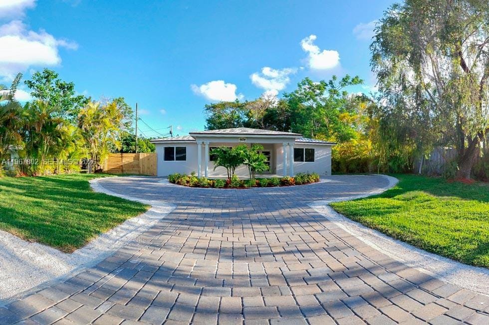 6634 SW 76th Terrace, South Miami, FL 33143