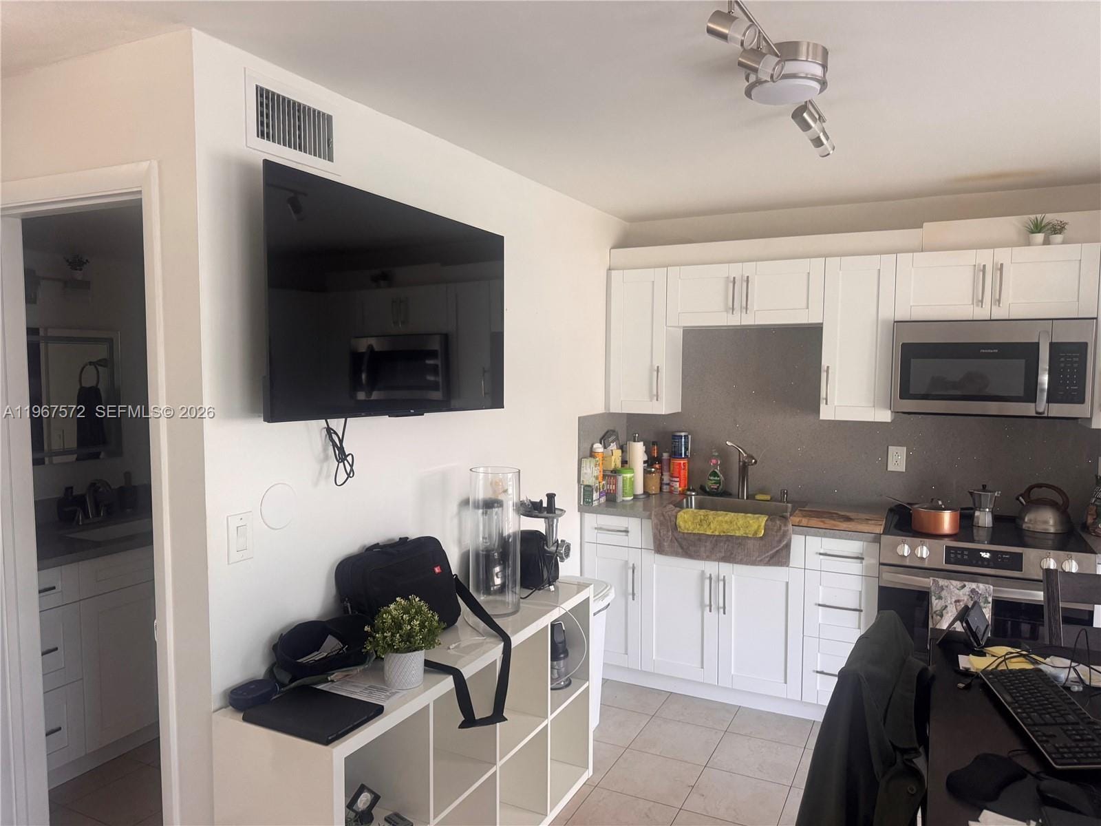 3215 N Ocean Drive 302 — photo 2