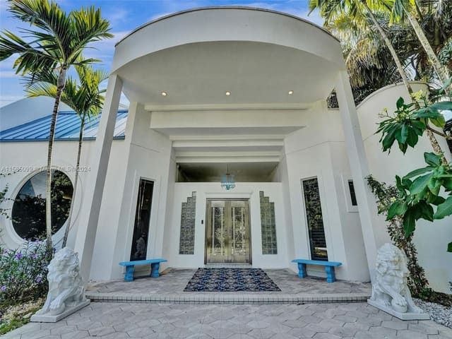 12100 NW 5 Street, Plantation, FL 33325