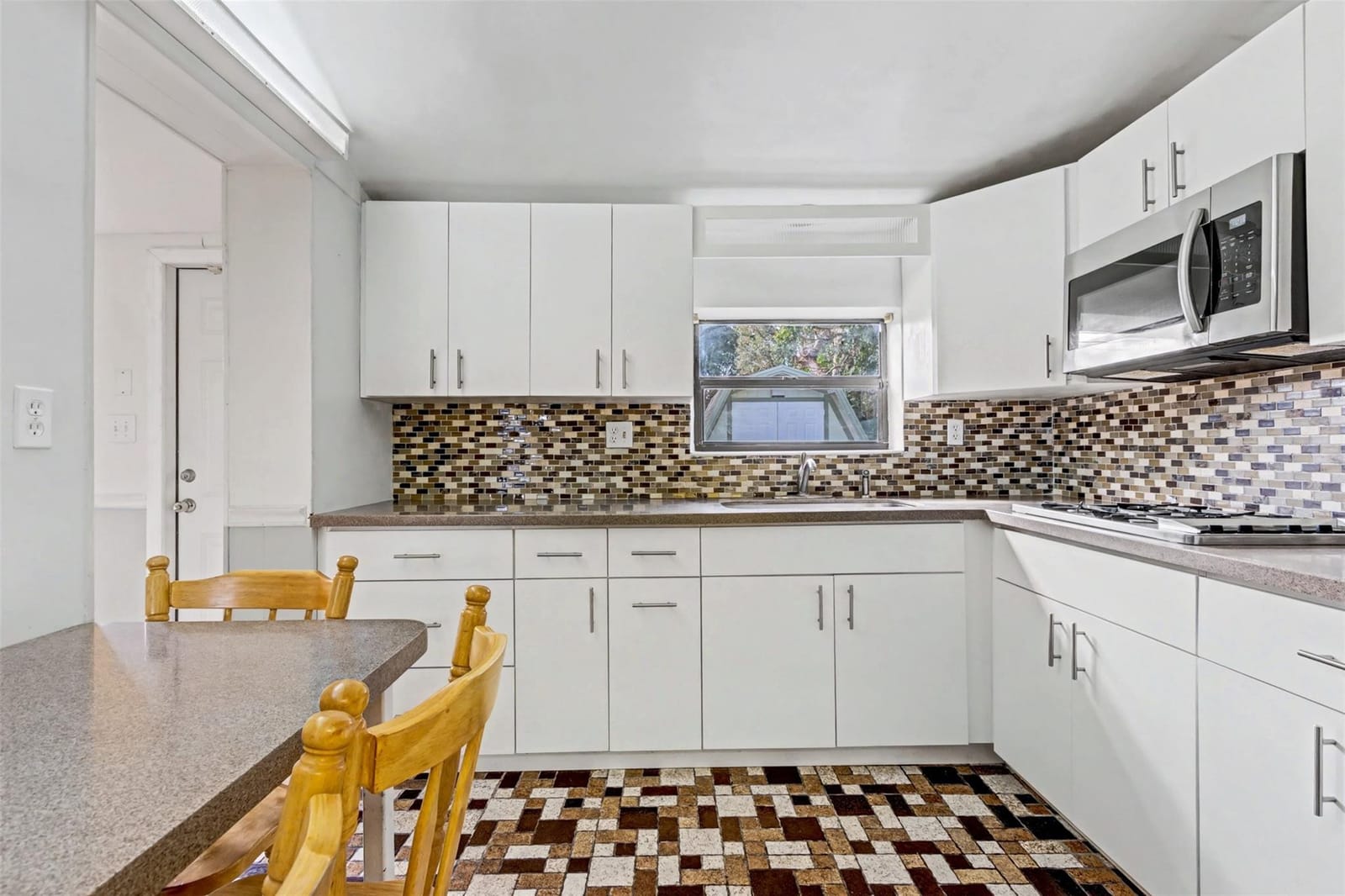 7090 Scott Street — photo 5
