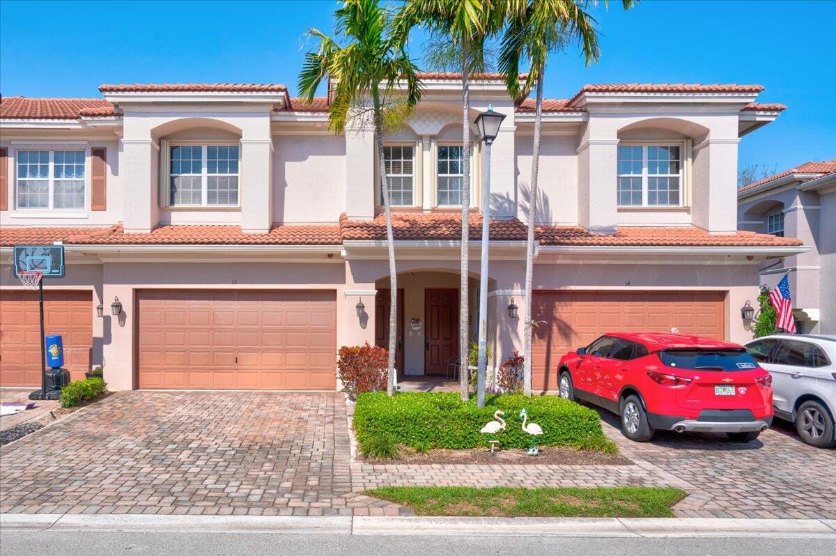 3 bedroom home for sale at 13 Nottingham, Boynton Beach, FL 33426 — $460,000