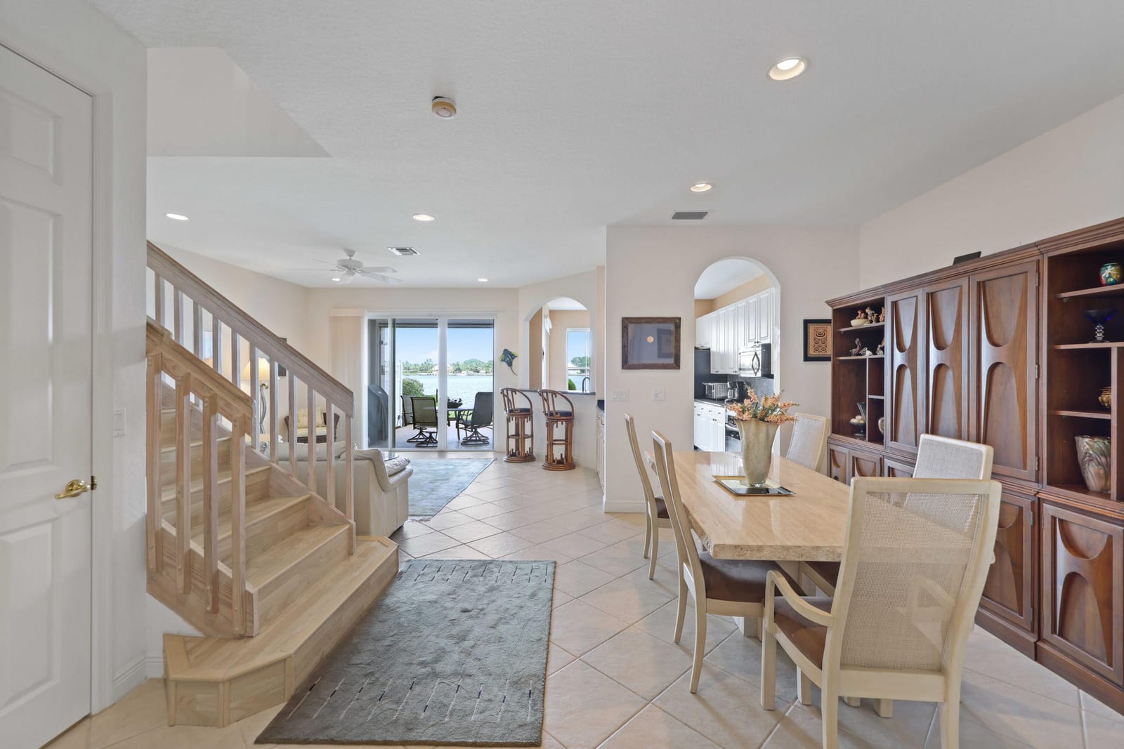 132 Las Brisas Circle, Hypoluxo, FL 33462 photo 4