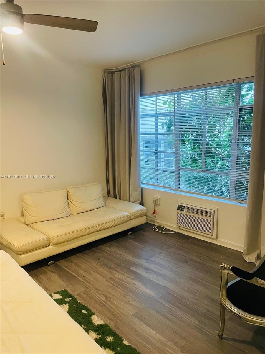 1611 Euclid Avenue 3 — photo 5