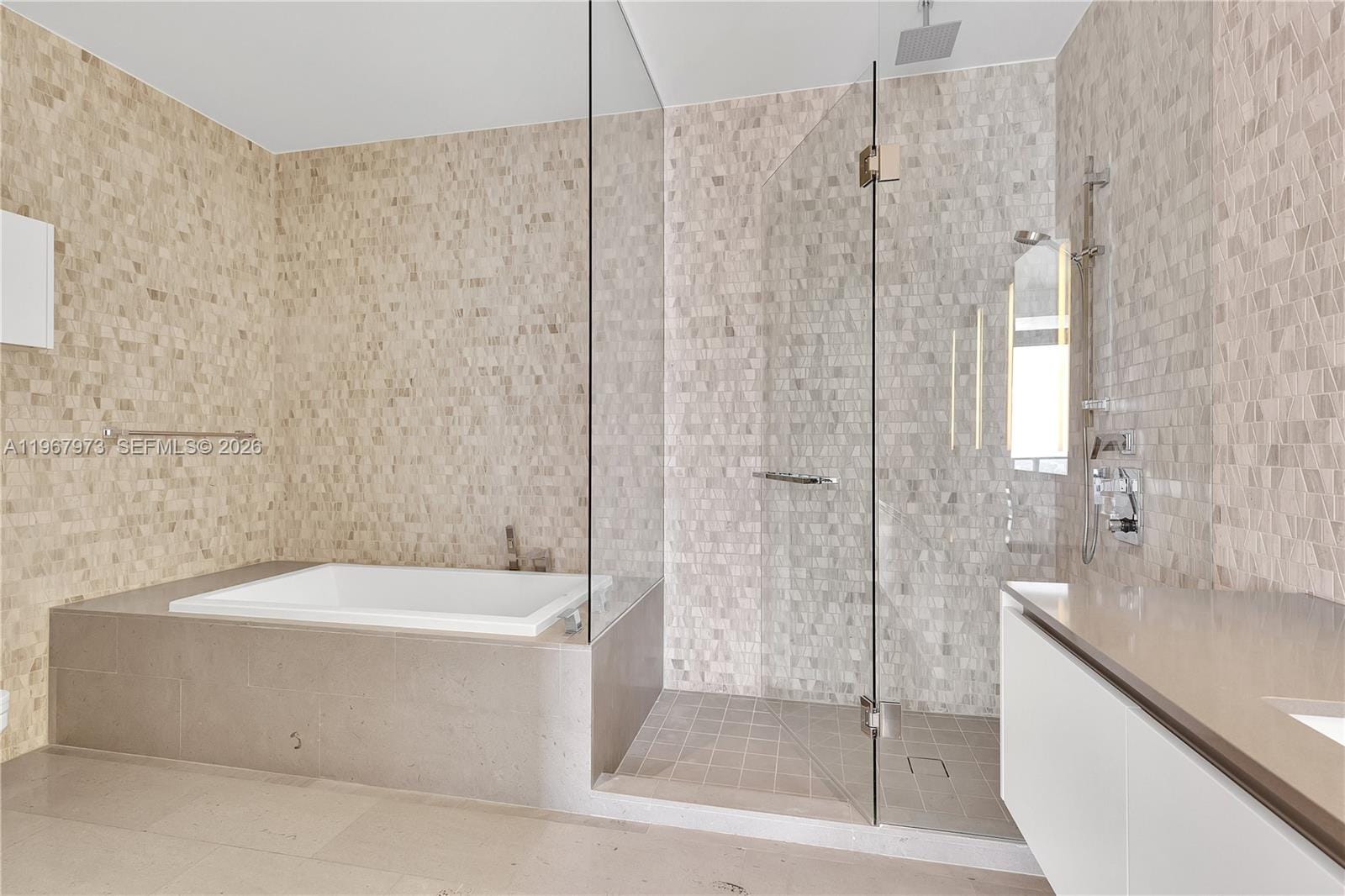 68 SE 6th Street 4110, Miami, FL 33131 photo 16