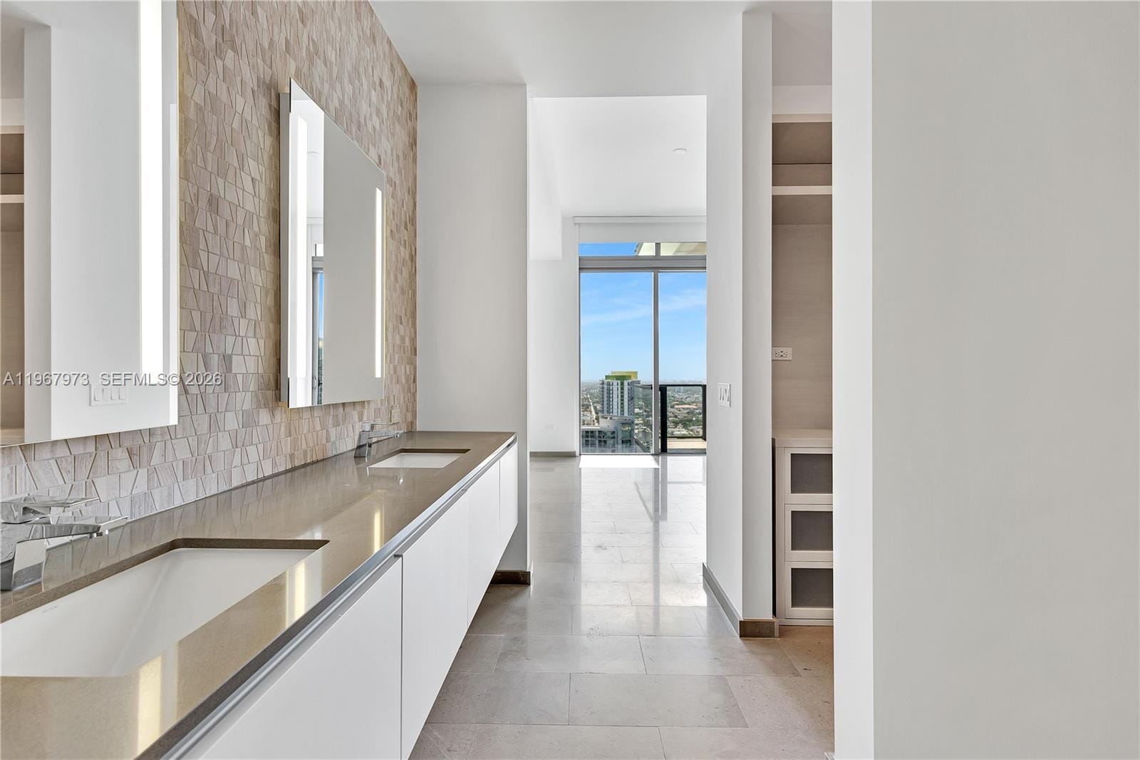 68 SE 6th Street 4110, Miami, FL 33131 photo 17