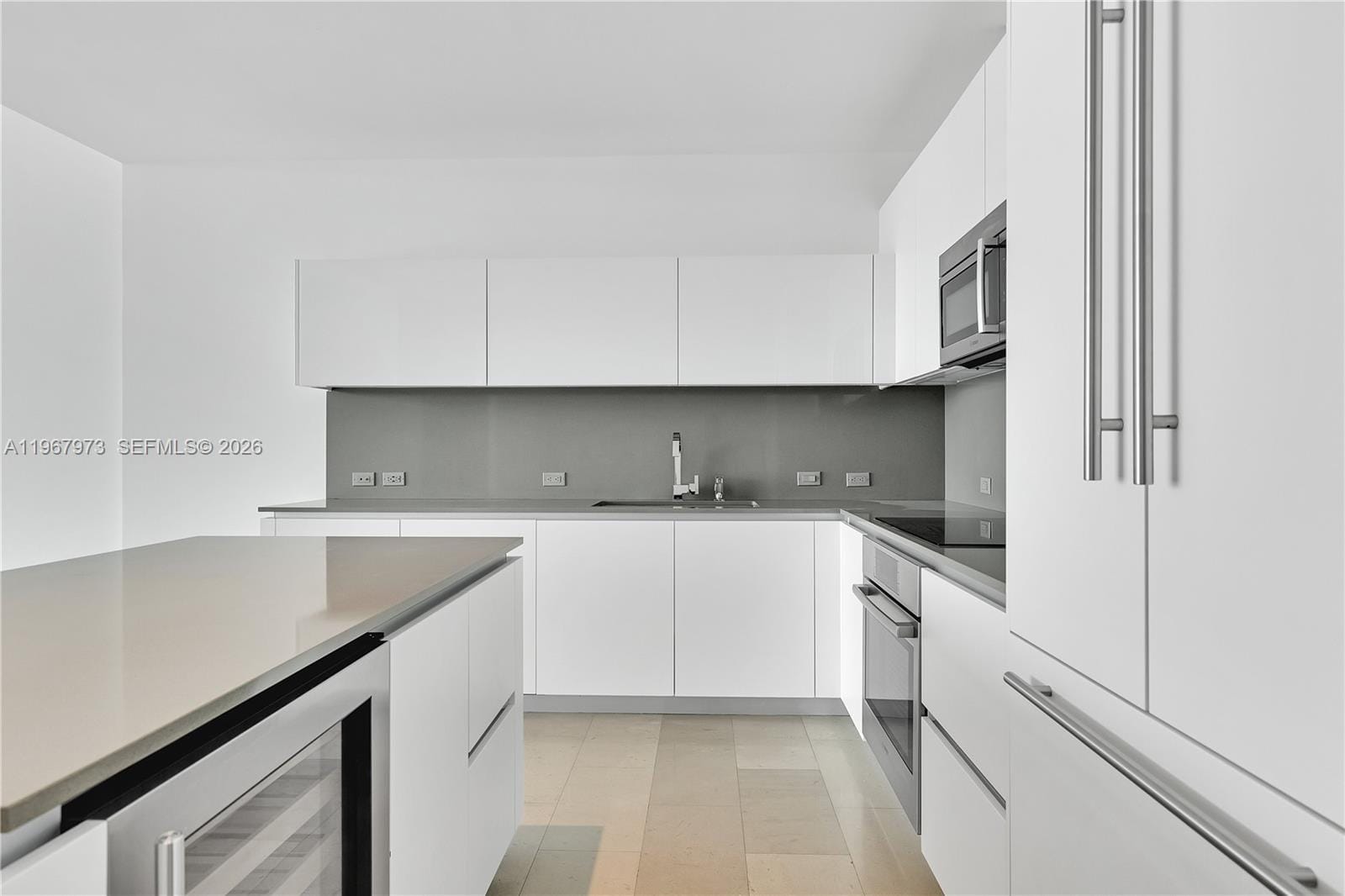 68 SE 6th Street 4110, Miami, FL 33131 photo 5