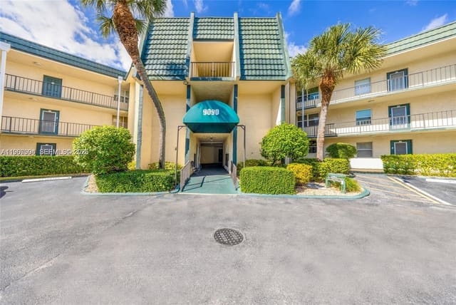 9090 Lime Bay Boulevard 211, Tamarac, FL 33321