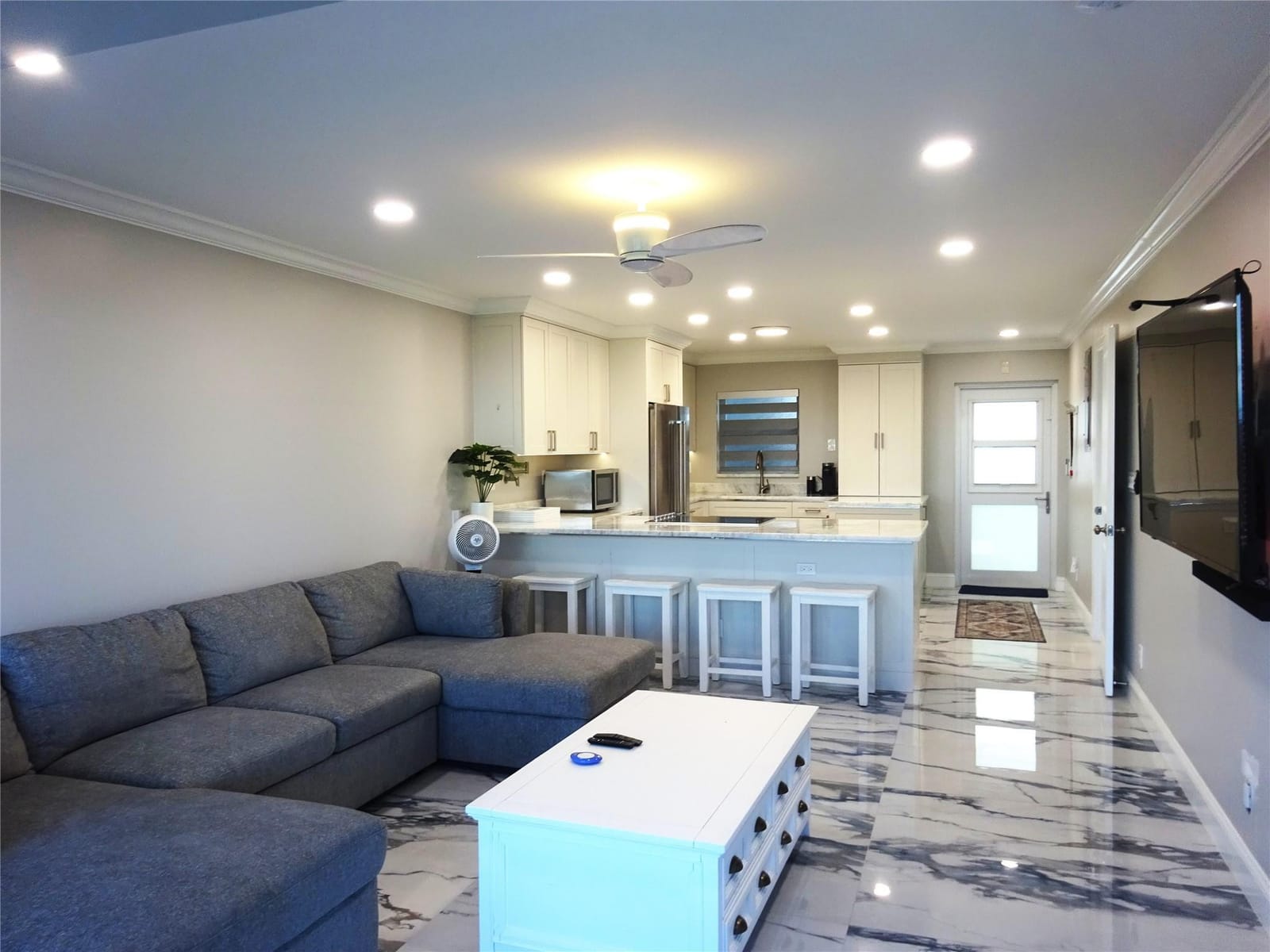 8 Briny Avenue 105 — photo 2