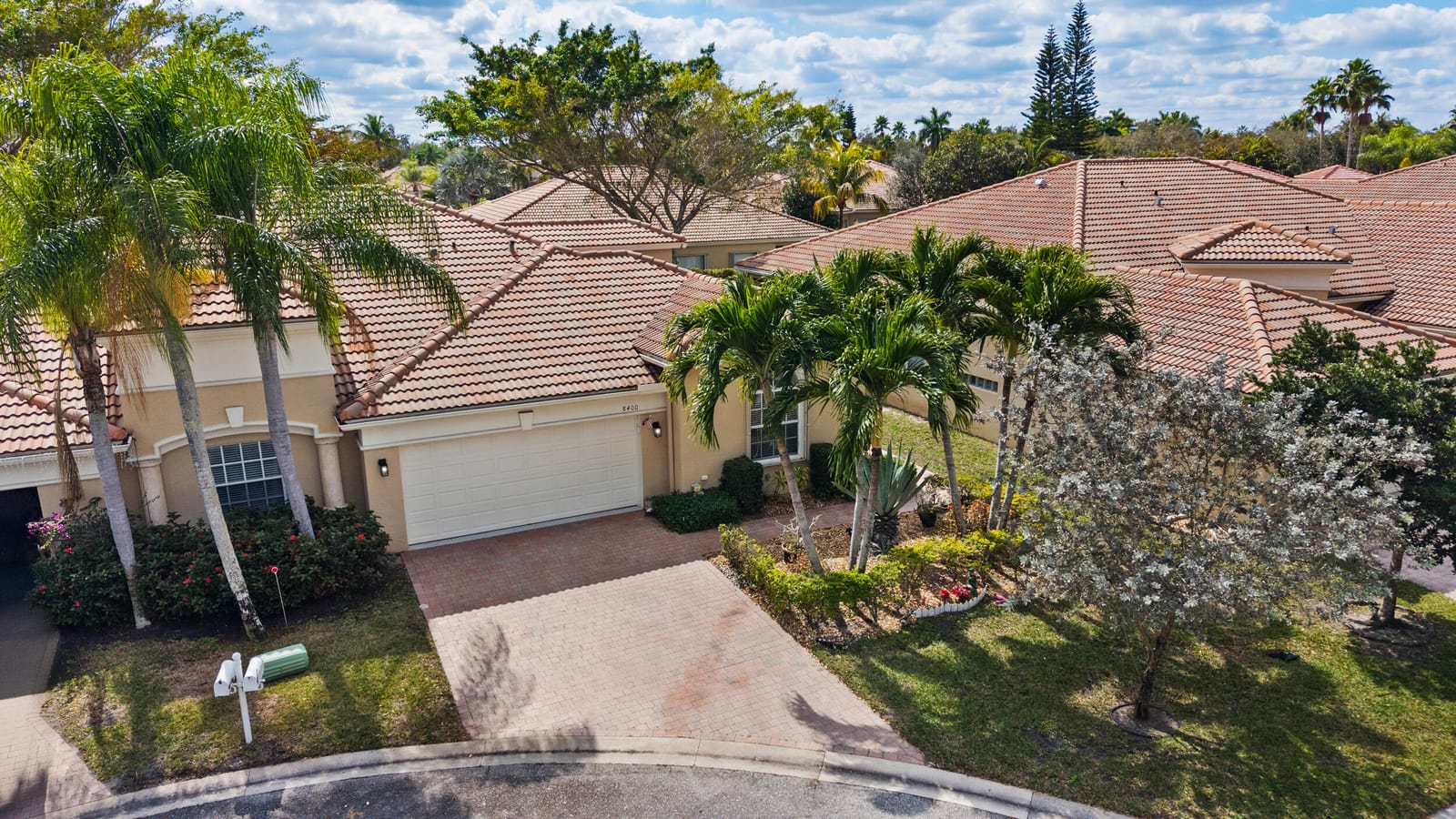 8400 Nicholls Point — photo 2