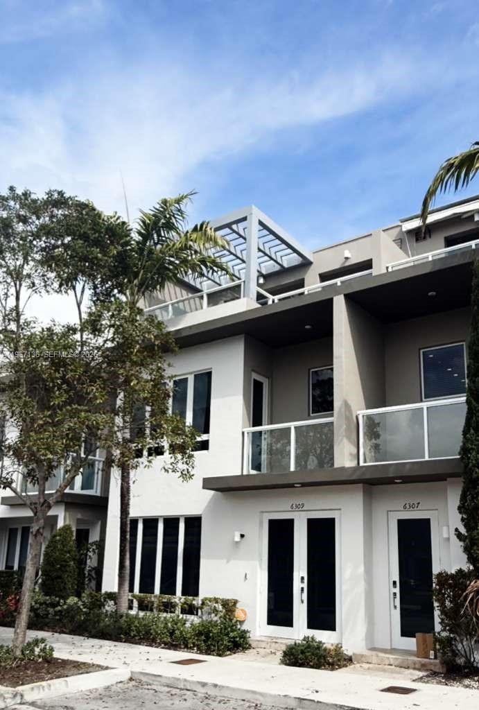 6309 NW 104 Th Path, Doral, FL 33178, Doral