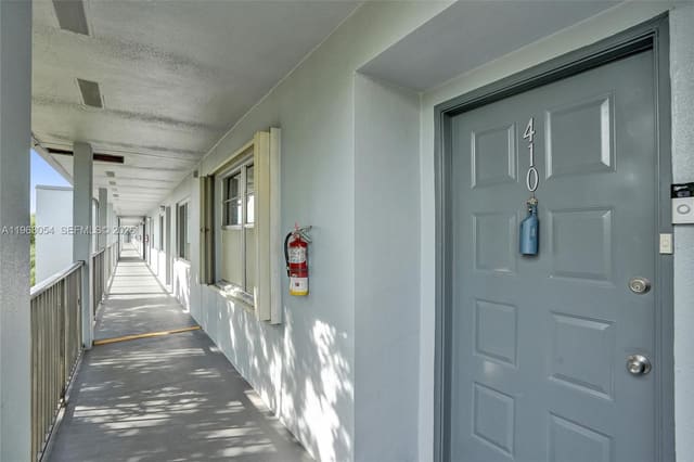 1151 SW 128th Terrace 410D, Pembroke Pines, FL 33027