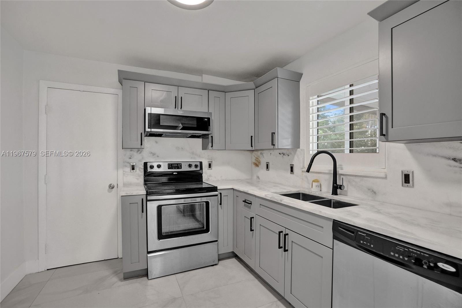 3221 SW 67th Way, Miramar, FL 33023 photo 13