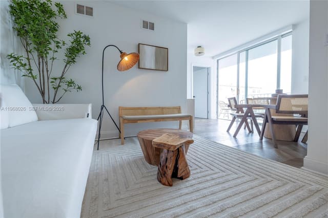 1255 W Collins Avenue 604, Miami Beach, FL 33139