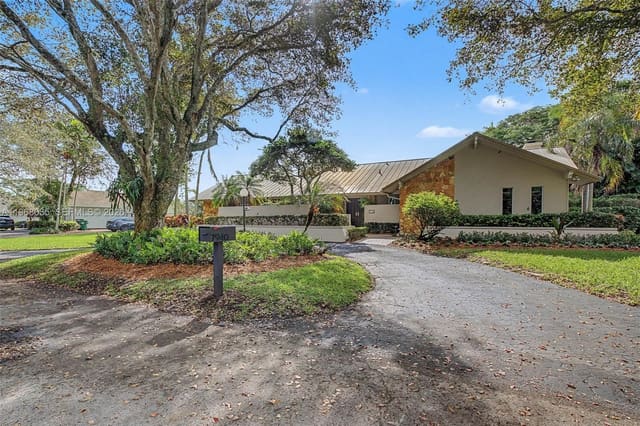 7940 SW 172nd Terrace, sold in Charlotte Estates, Palmetto Bay, FL