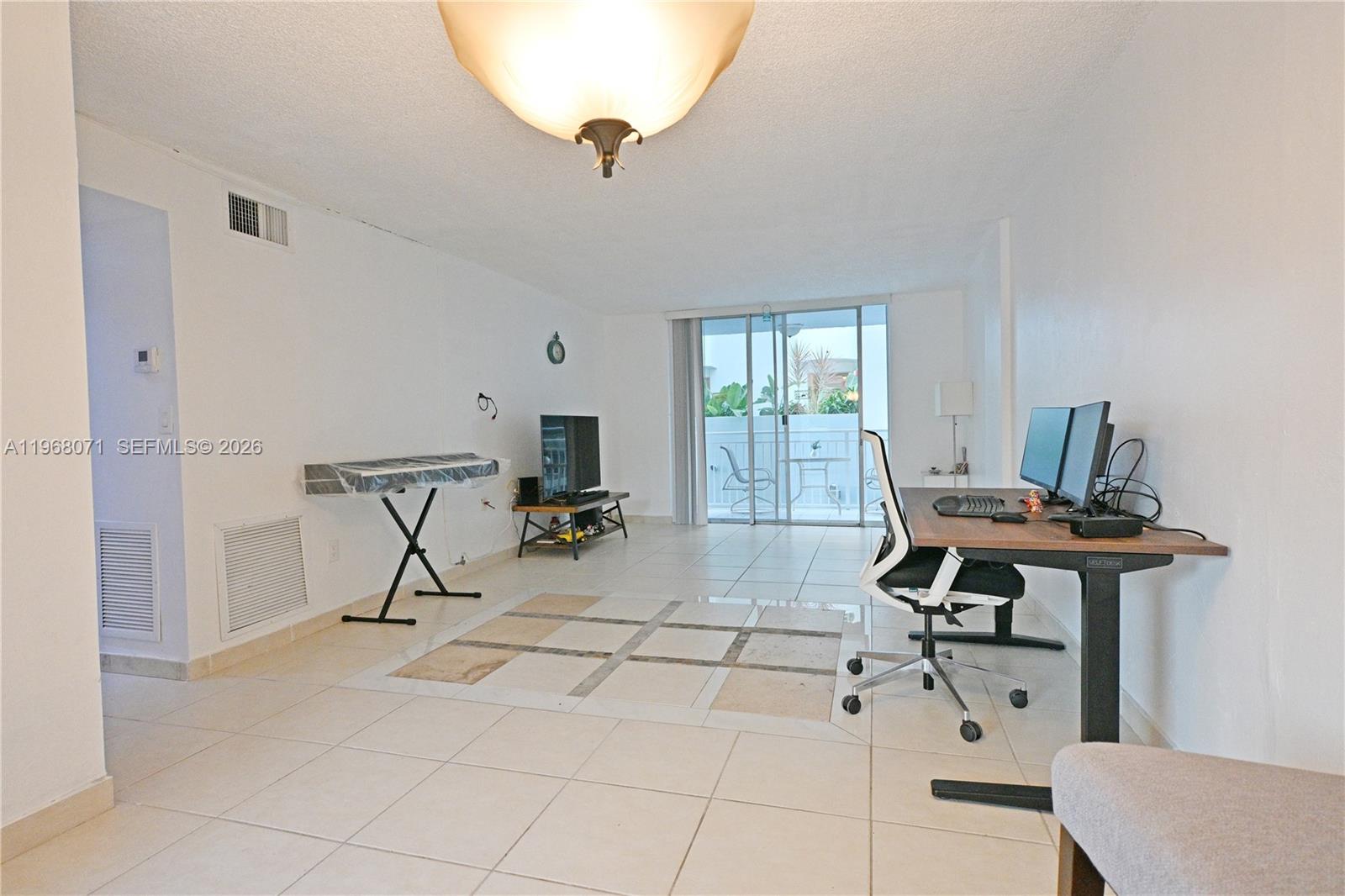 947 Lenox Avenue 203, Miami Beach, FL 33139, Miami Beach