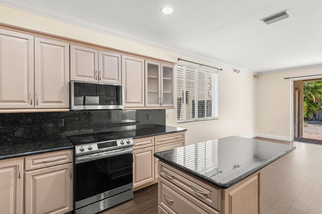 1325 Camellia Circle, Weston, FL 33326 photo 10