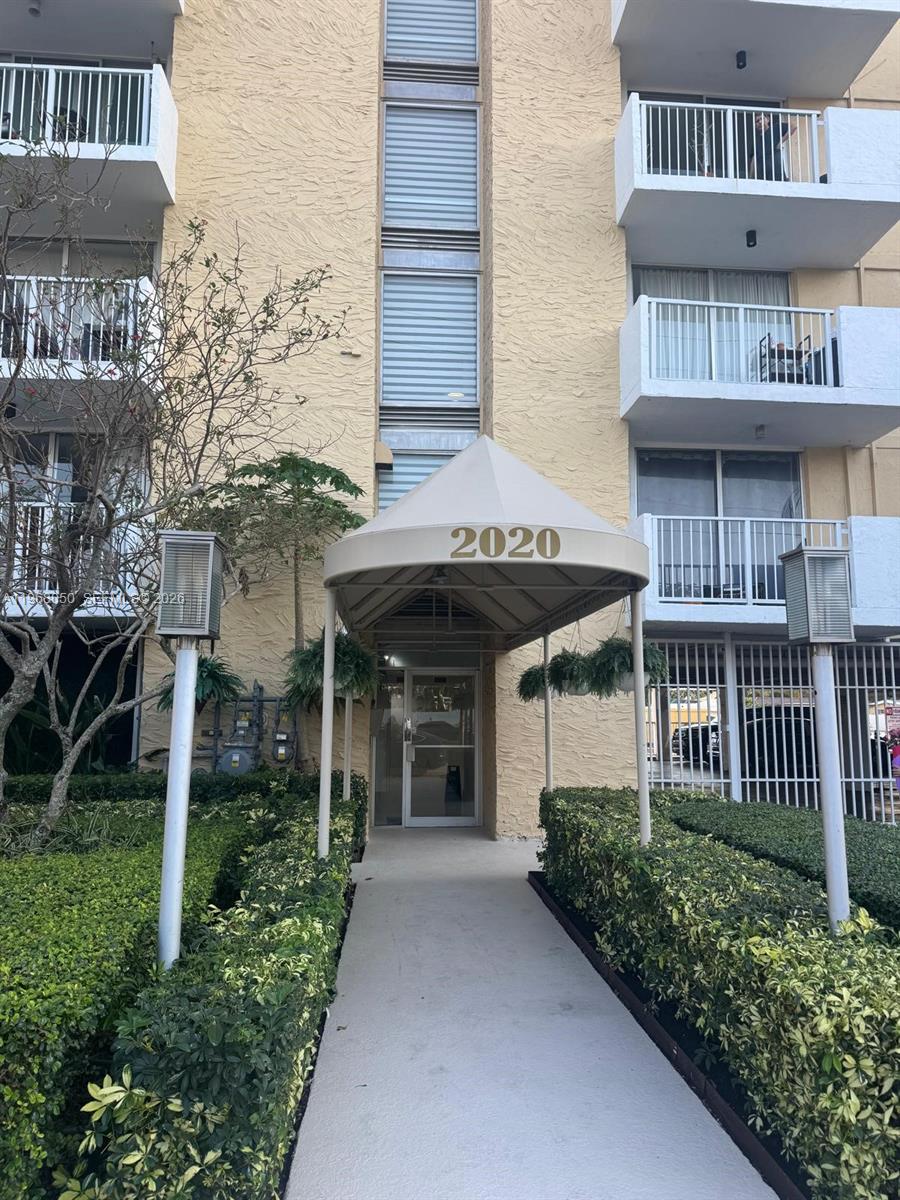 2020 NE 135th Street 811, North Miami, FL 33181, North Miami