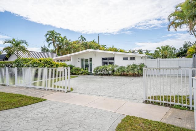 11430 SW 46th Street, sold in Westwood Lake 1st, Miami, FL