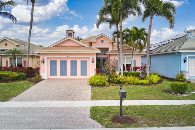 10525 La Strada, West Palm Beach, FL 33412