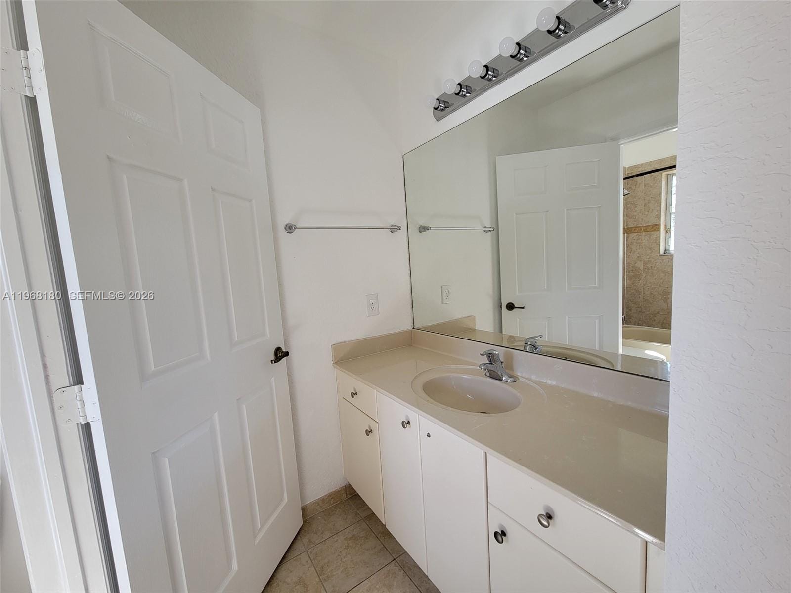 8938 SW 19th Street 904 — photo 4