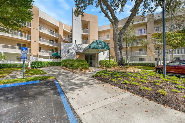 9575 Weldon Circle C113, Tamarac, FL 33321