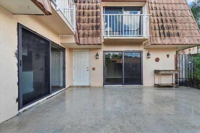 557 Green Springs Place, West Palm Beach, FL 33409