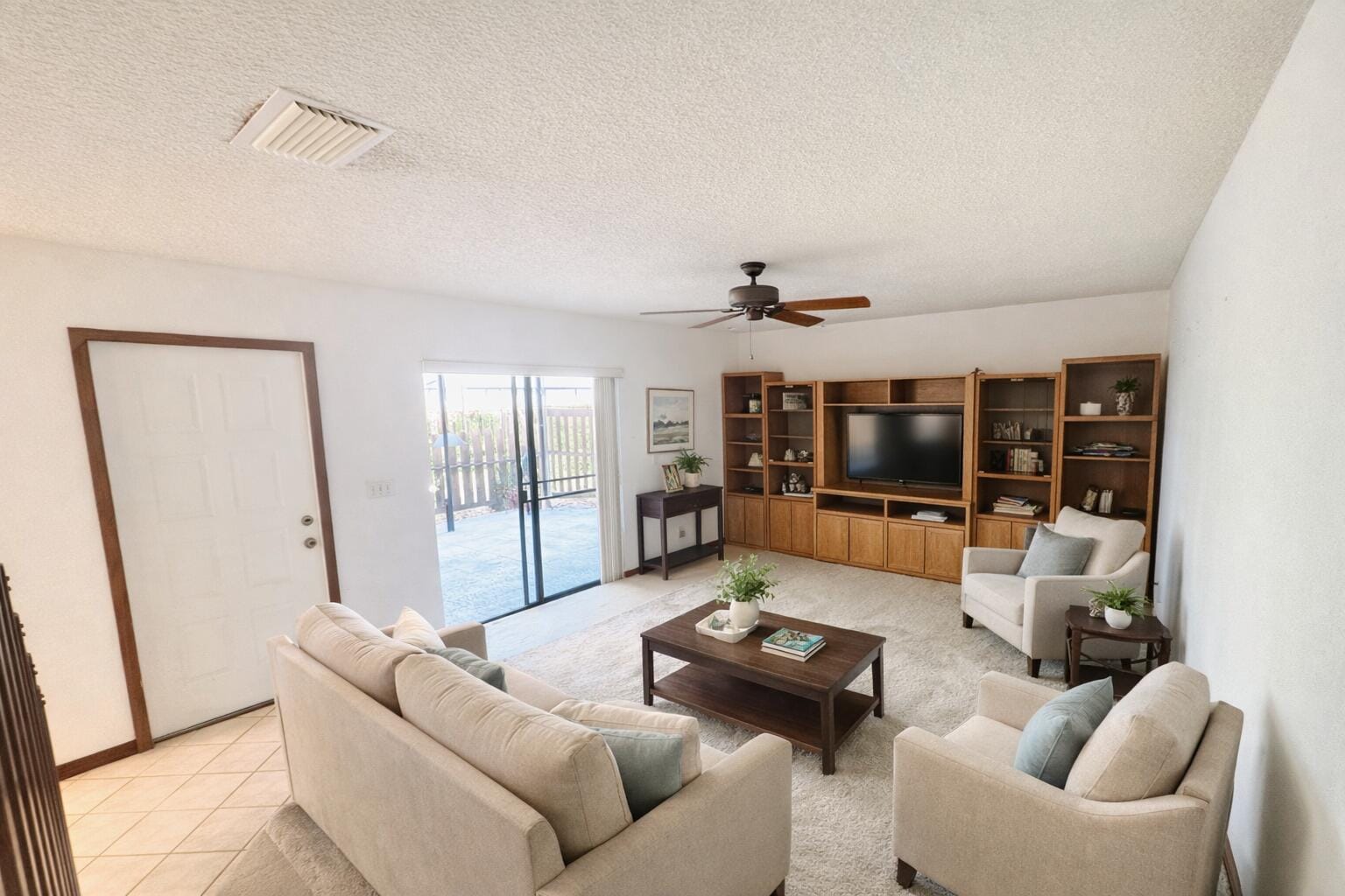 604 SE Castle Court D — photo 2