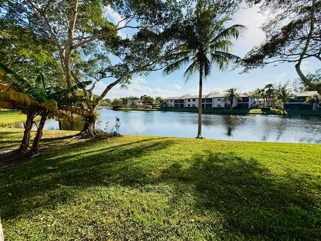9261 Vista Del Lago E, Boca Lago, Boca Raton, FL