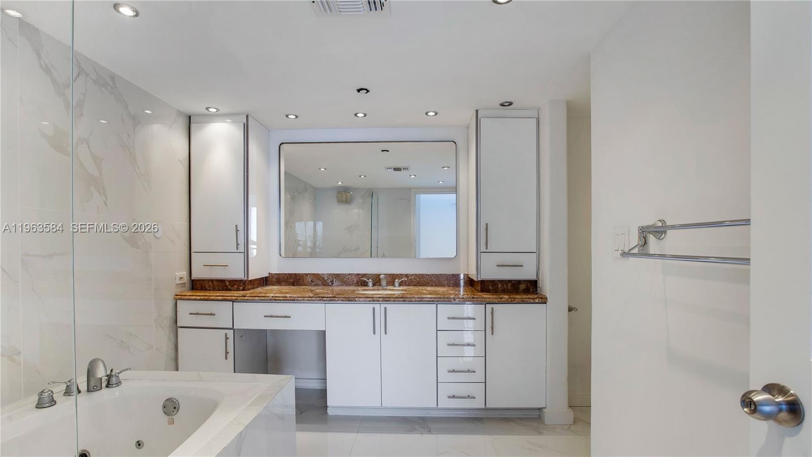 19707 Turnberry Way 8B, Aventura, FL 33180 photo 10