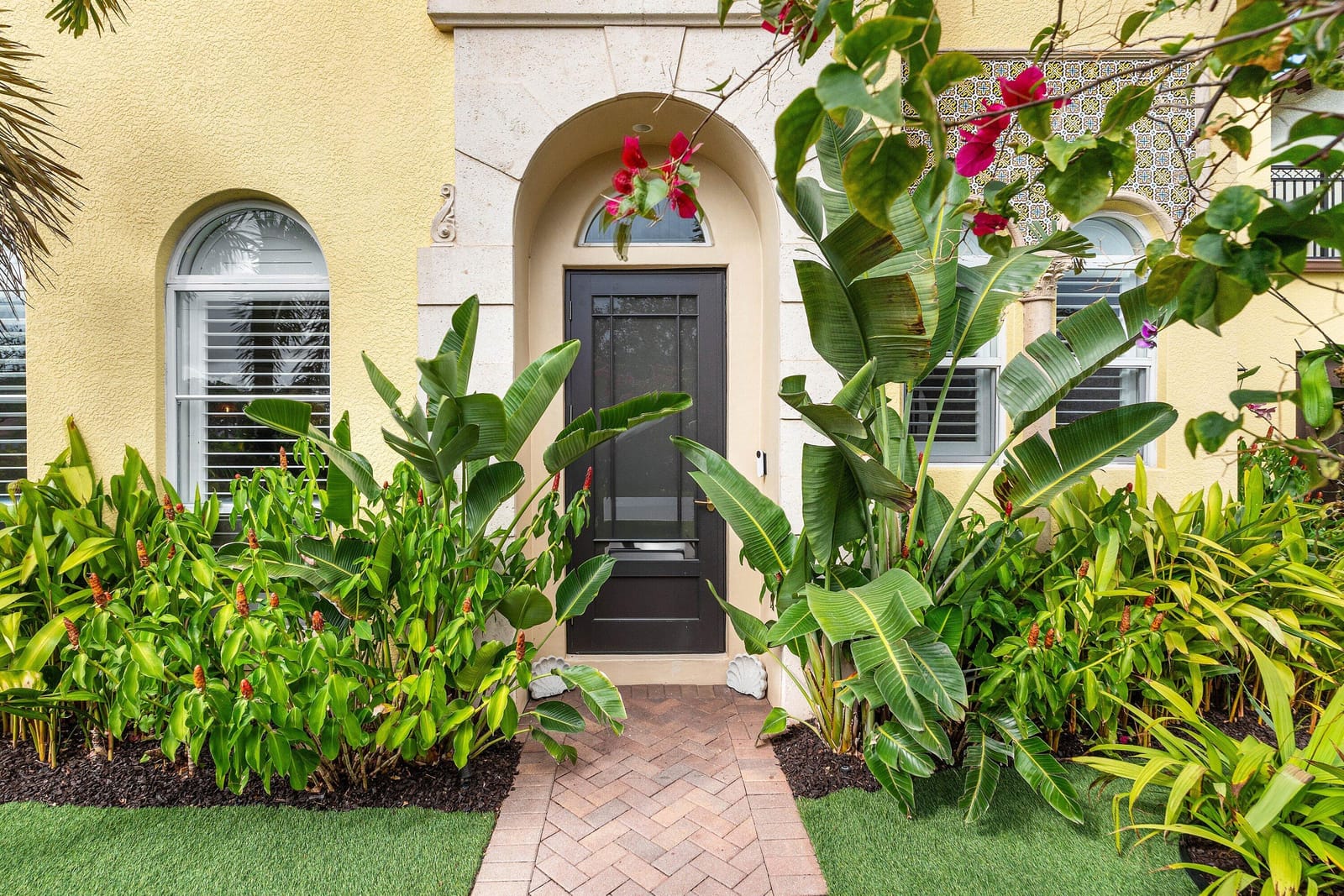 100 Via Floresta Drive — photo 2