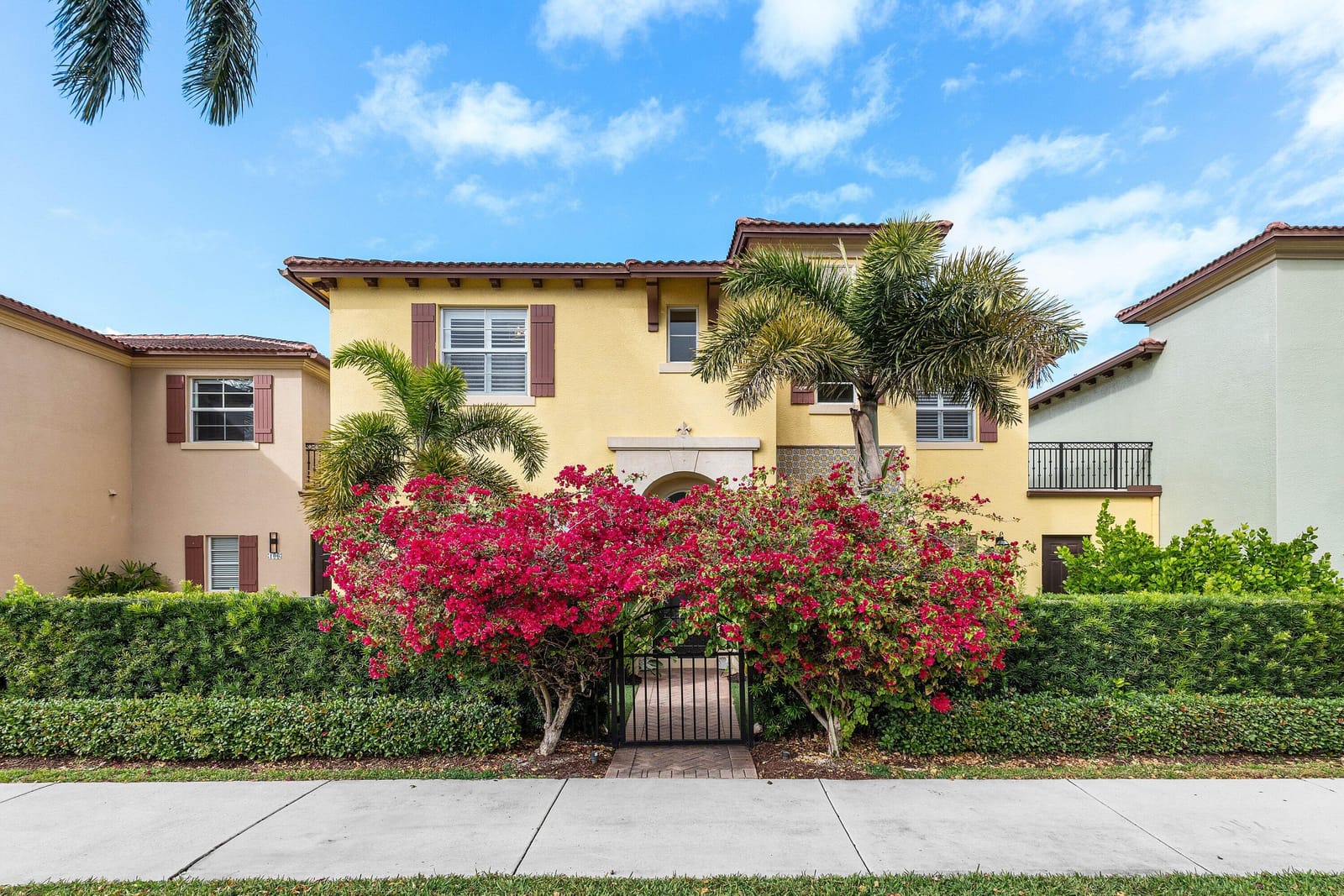 3 bedroom home for sale at 100 Via Floresta, Boca Raton, FL 33487 — $974,900
