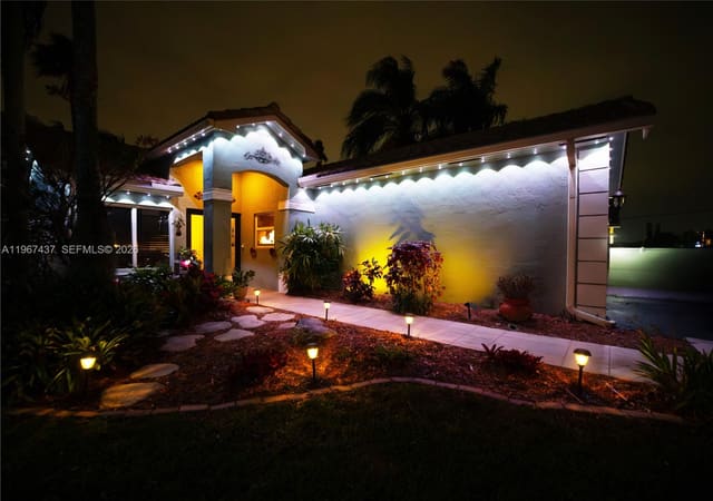 12640 SW 7th Place, Davie, FL 33325