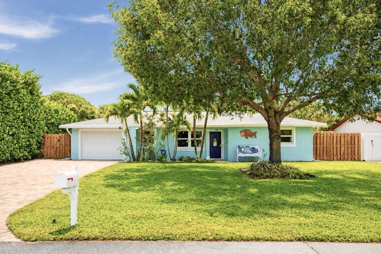 2 bedroom home for sale at 1515 Treemont, Jupiter, FL 33469 — $634,900