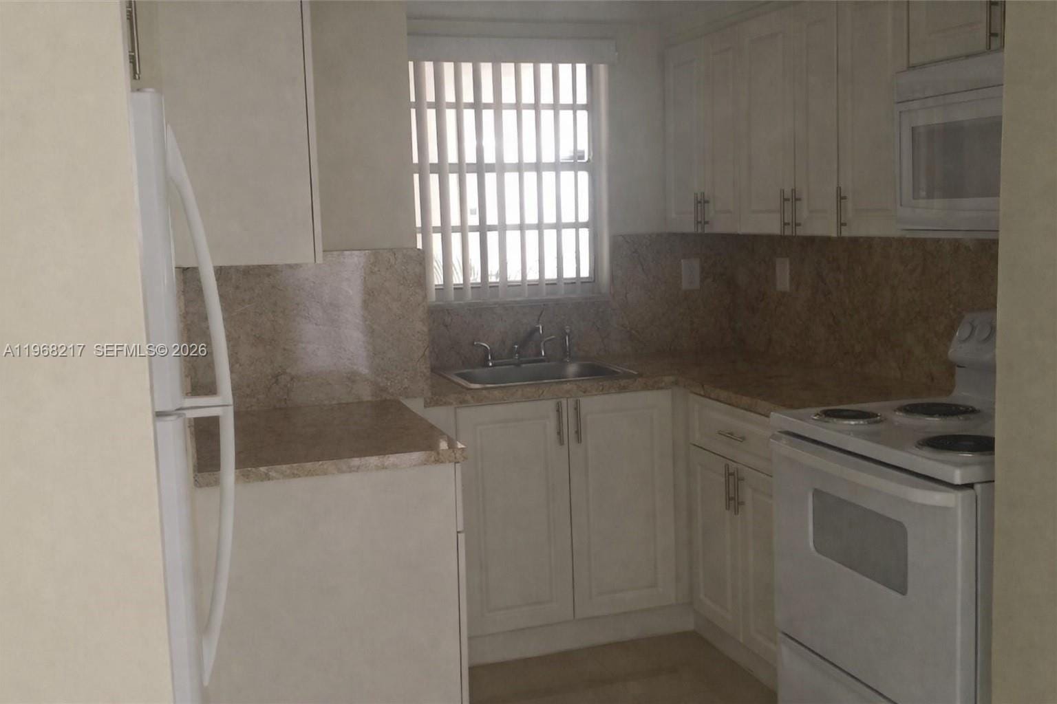 8810 Fontainebleau Boulevard 110, Miami, FL 33172 photo 11