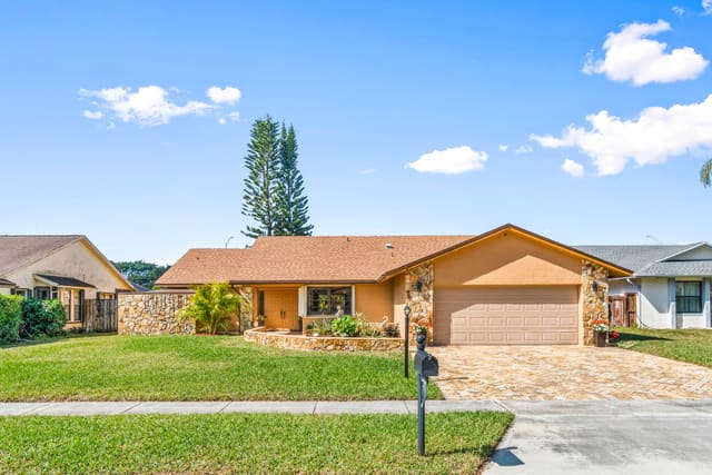 19873 Court Of The Myrtles, sold in Boca Fontana Ph 1, Boca Raton, FL