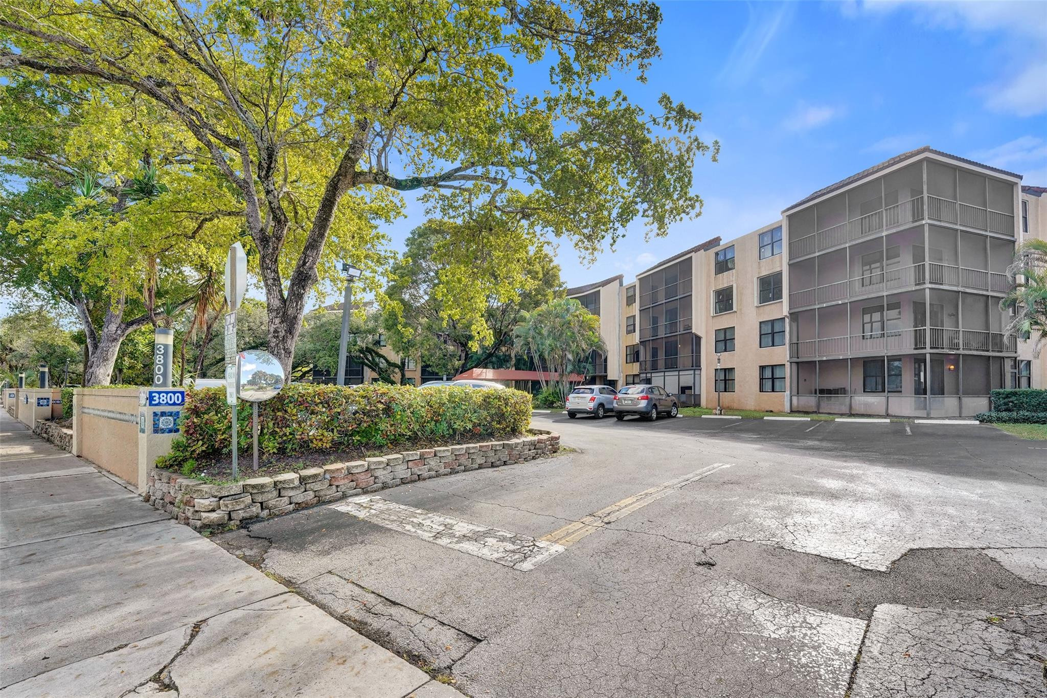 3800 N Hills Drive 412, Hollywood, FL 33021