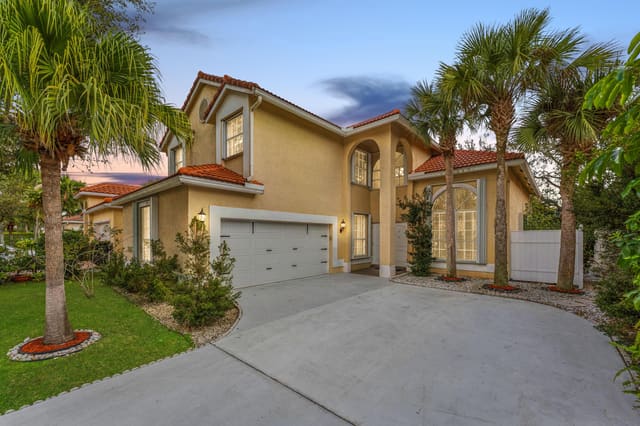10956 N Danbury Way, sold in Lakes At Boca Raton Par K, Boca Raton, FL