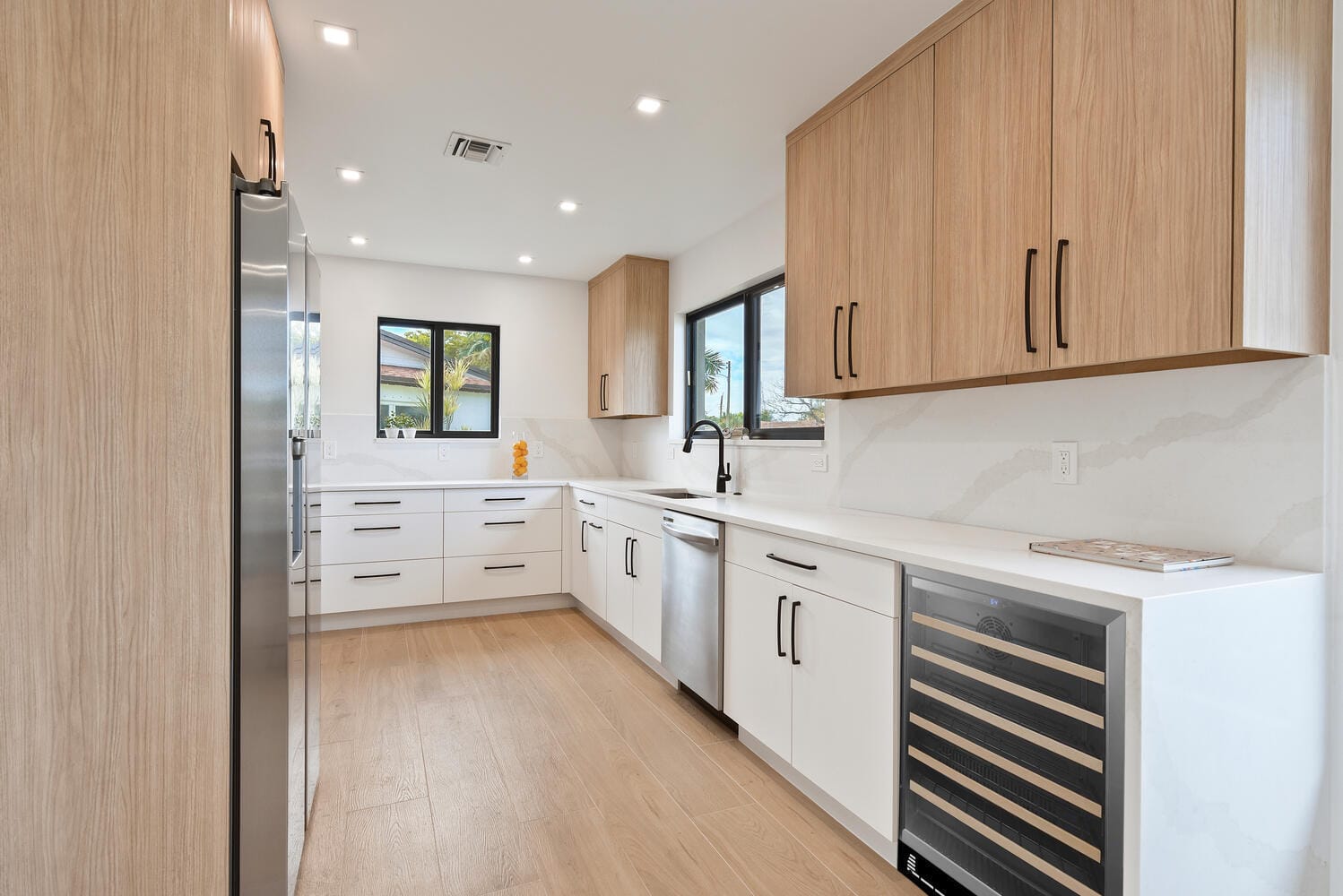1320 S Deerfield Avenue — photo 4