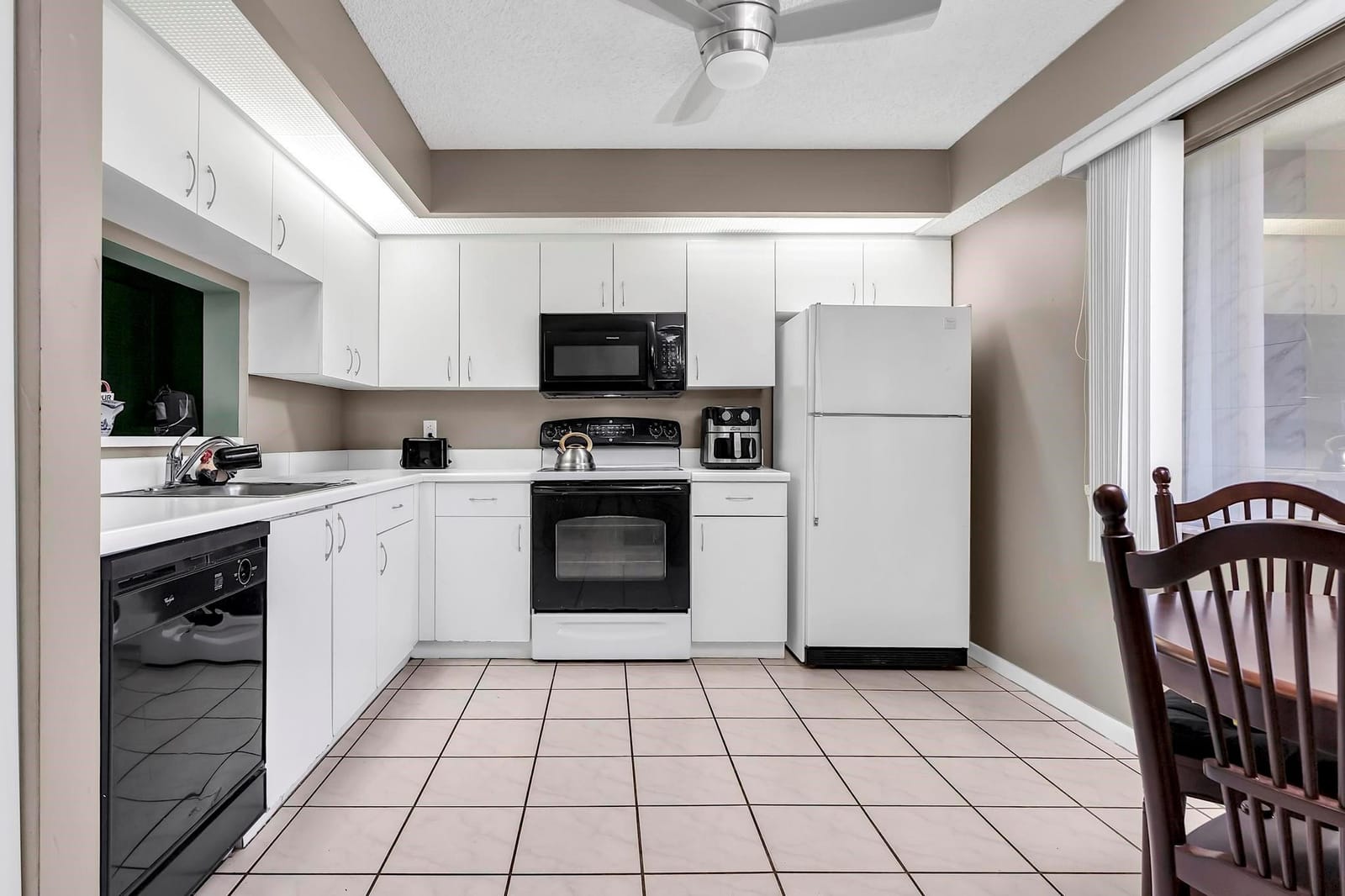 1601 SW 128th Terrace 407a — photo 4