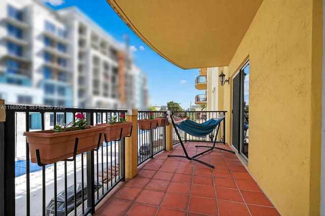 322 Madeira Avenue 304, Coral Gables, FL 33134