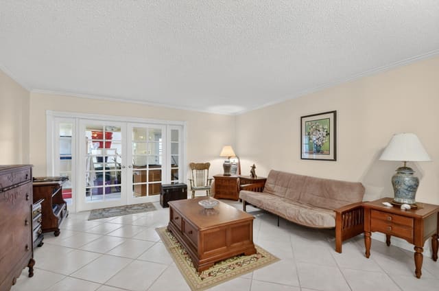 782 Nantucket Circle, Greenacres, FL 33467