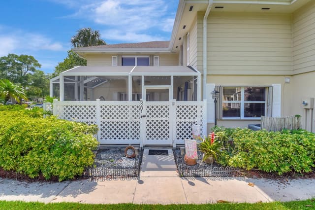 5201 Wheatley Court, Boynton Beach, FL 33436
