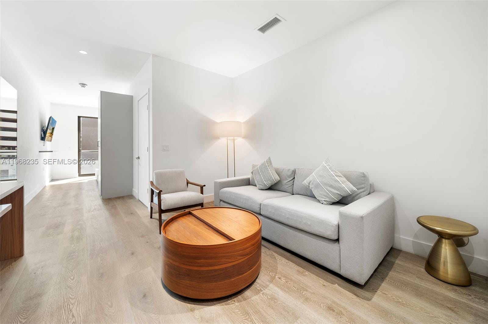 229 SW 9th Street 208 — photo 3