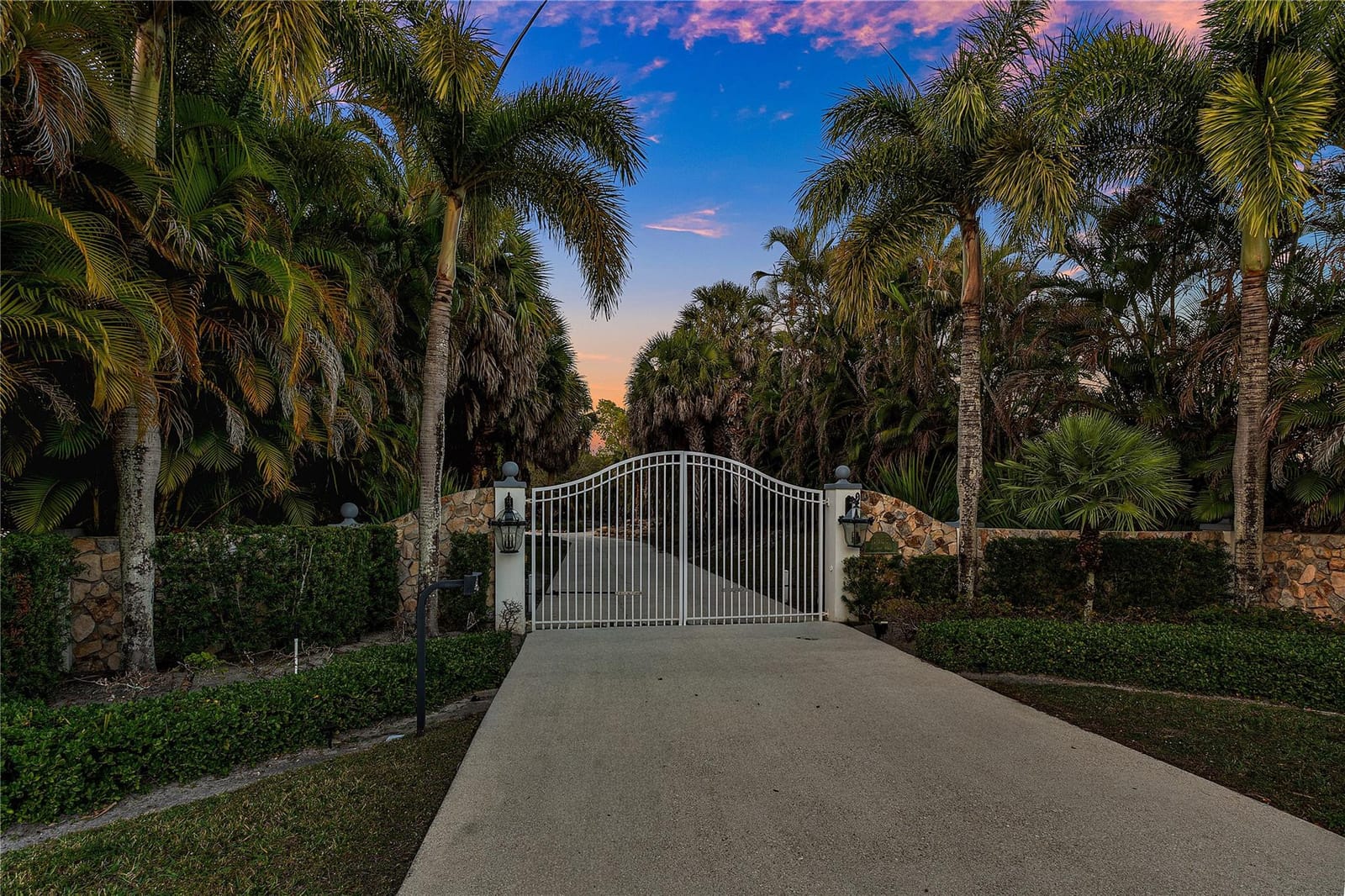 8035 Dillman Road — photo 10