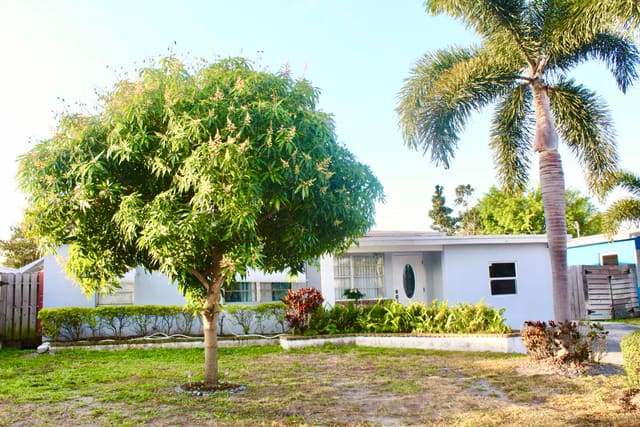 2901 French Avenue, sold in Englewood Manor, Lake Worth, FL