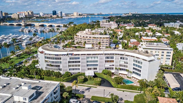 389 S Lake Drive 4f, sold in Three Eighty Nine Corp Lessee, Palm Beach, FL