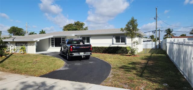 2915 NW 183rd Street, sold in Carol City 4th Addn, Miami Gardens, FL